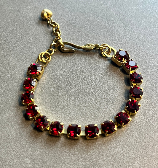 Gorgeous Swarovski Siam Red Crystal Rhinestone Chain Bracelet